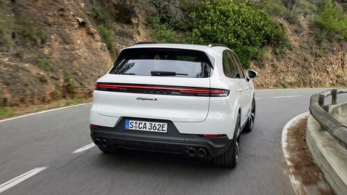 Porsche Cayenne S E-Hybrid, guarda tutte le foto 2