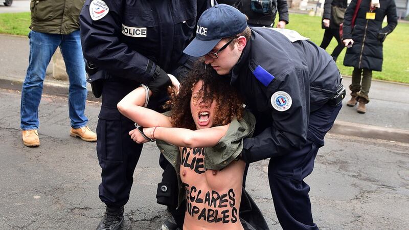 Le Femen contestano DSK 5