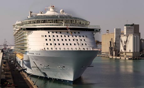 La nave da crociera più grande del mondo sbarca in Italia 5