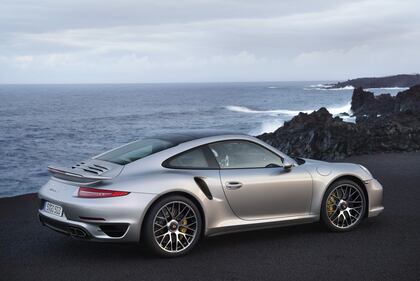 Porsche 911 Turbo e Turbo S 4