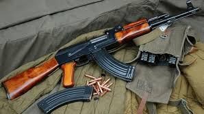 Si fingevano terroristi islamici con kalashnikov e mitragliatrici, in 6 sono finiti ai domiciliari