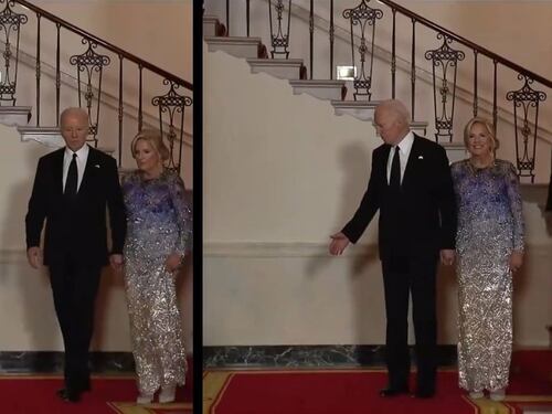 "Guardate la sua mano!". Le immagini di Biden fanno il giro del web: l'affondo dei trumpiani