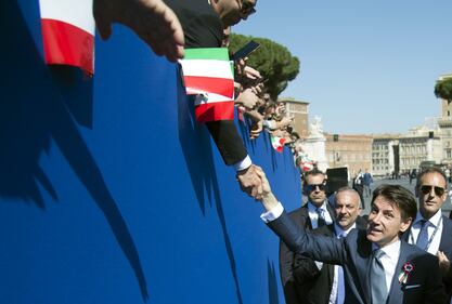 2 Giugno, bagno di folla per il premier Conte 15
