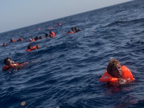 Libia, affondano barconi: oltre 30 i migranti morti in mare