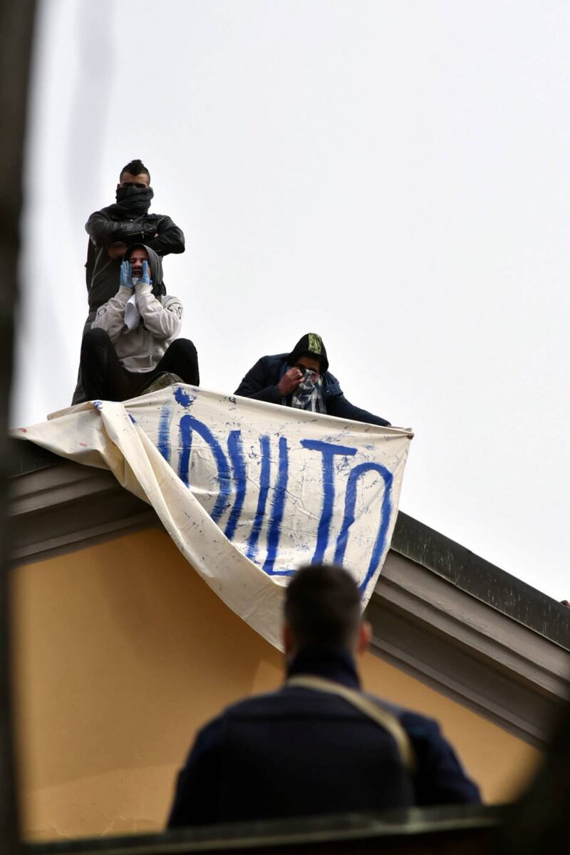 San Vittore, i detenuti in rivolta 5