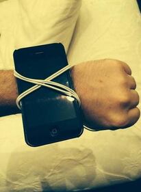 Apple lancia l'iWatch: la parodia corre sul web 2