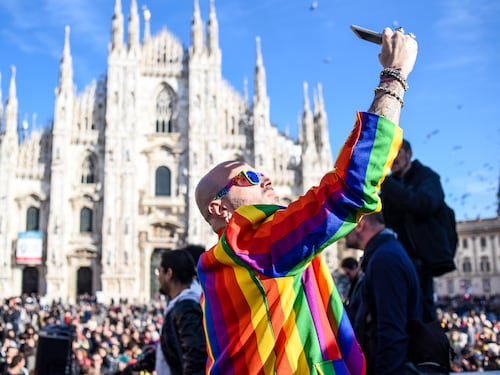Unioni civili, accordo tra Pd e Ap: "Via stepchild e obbligo fedeltà"