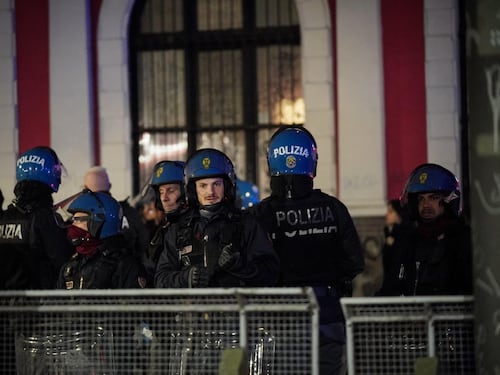 Askatasuna, le immagini dal centro sociale