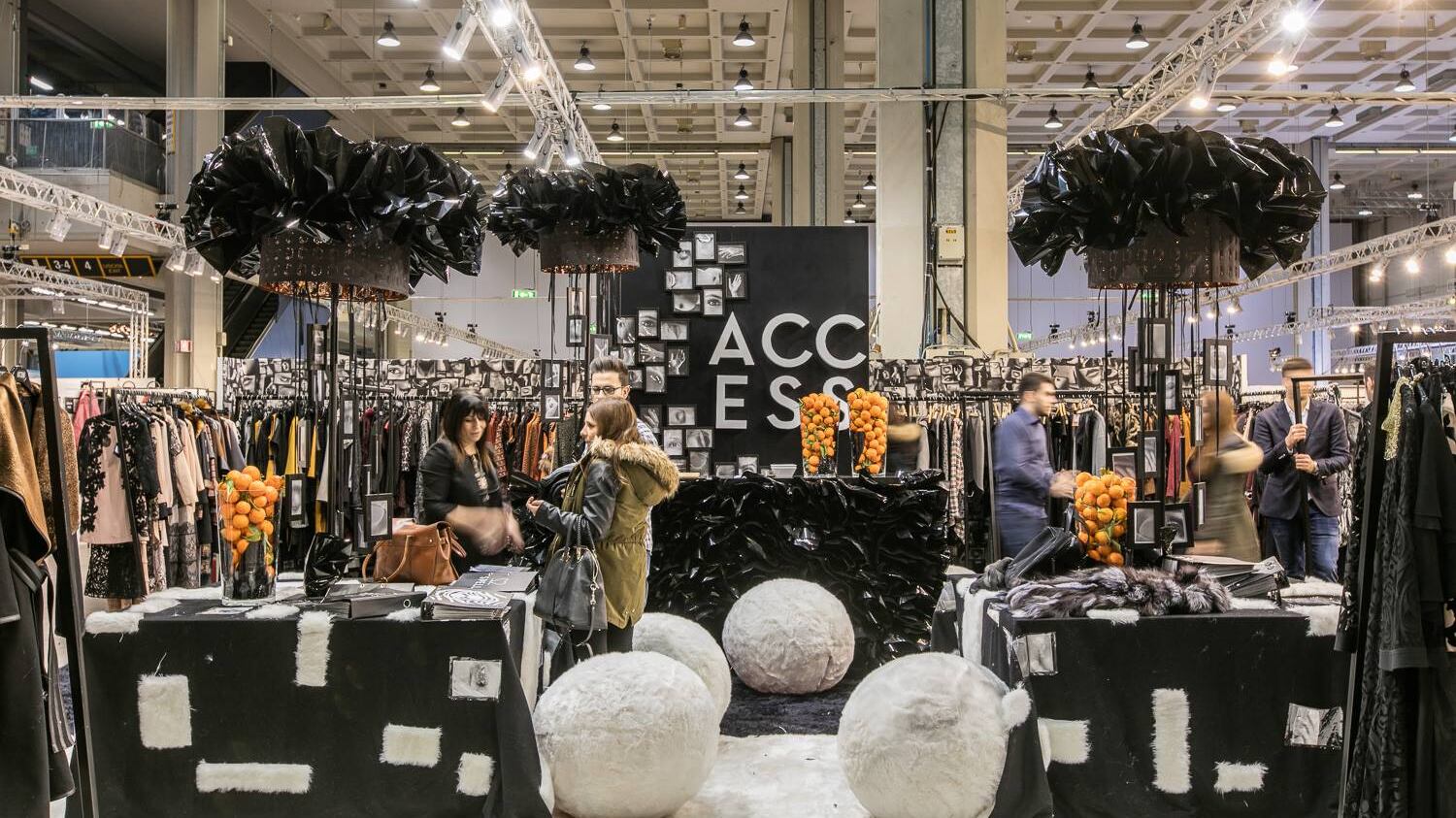 Prét à porter, a Mipap il business della moda donna parla straniero: più buyer