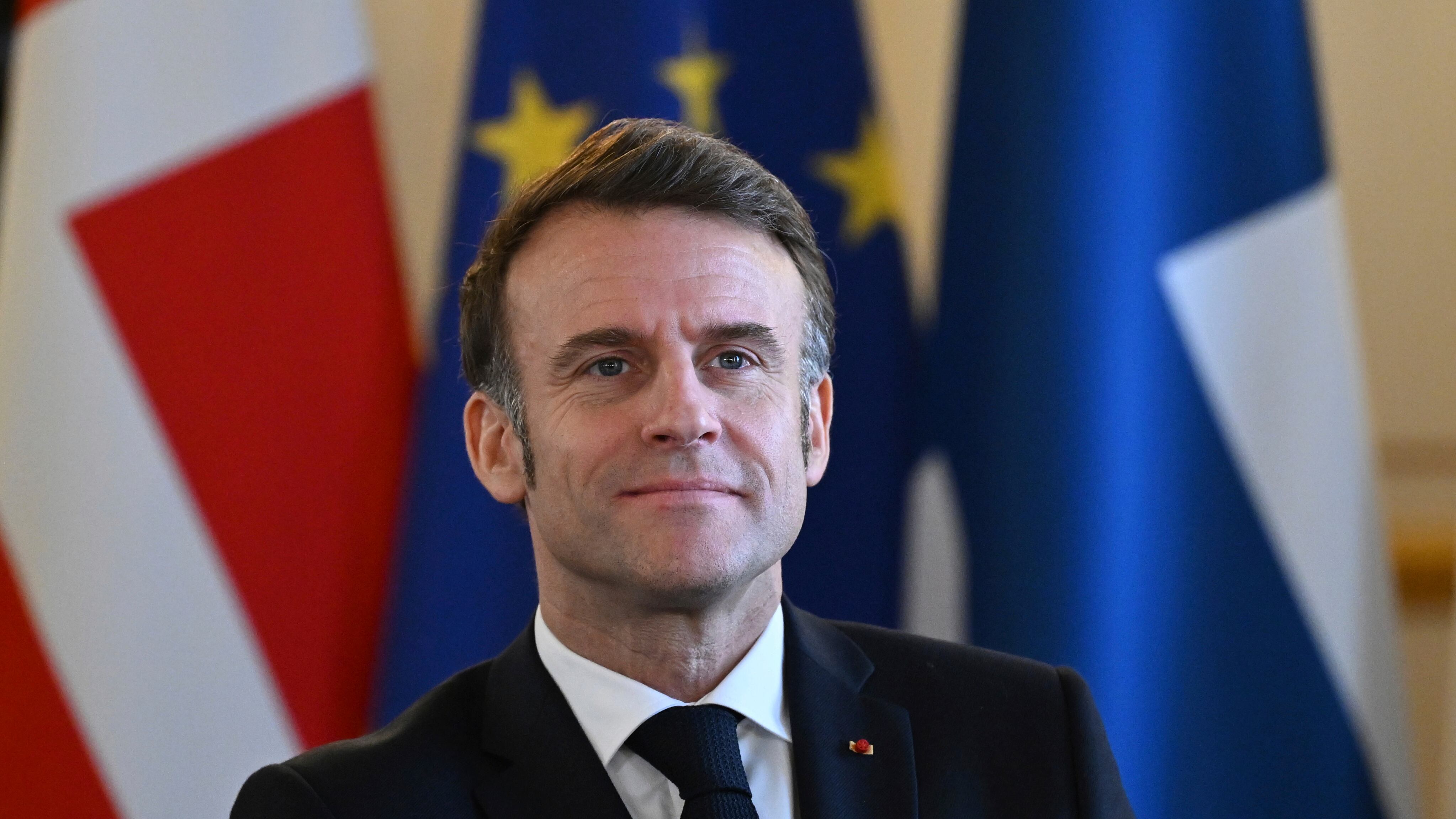 Aiuto arriva Patriarcopoly, l'appetito di Macron e l'Ue: quindi, oggi...