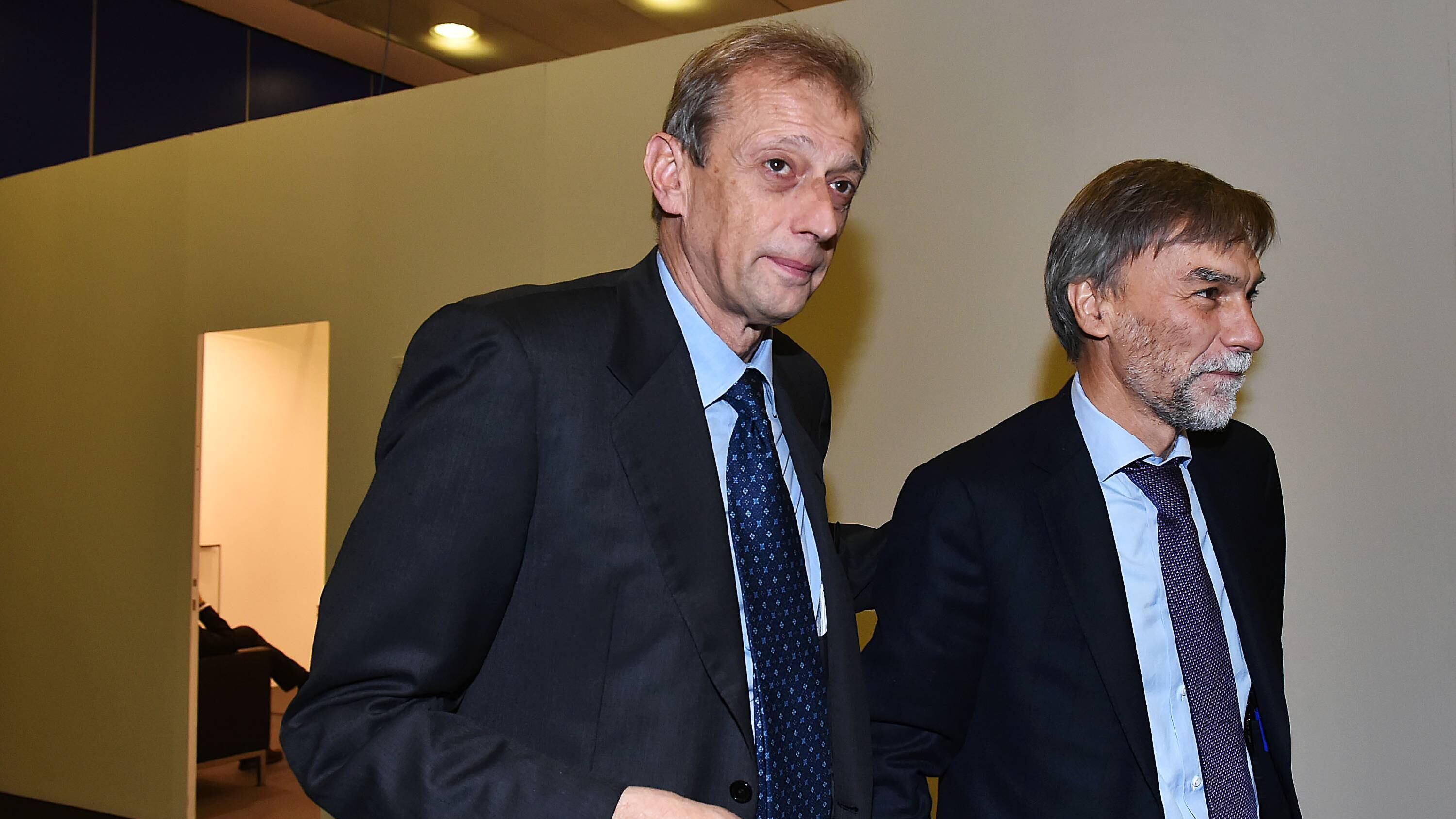 Renzi benedice i sindaci: sono liberi di massacrare. Arriva la local tax