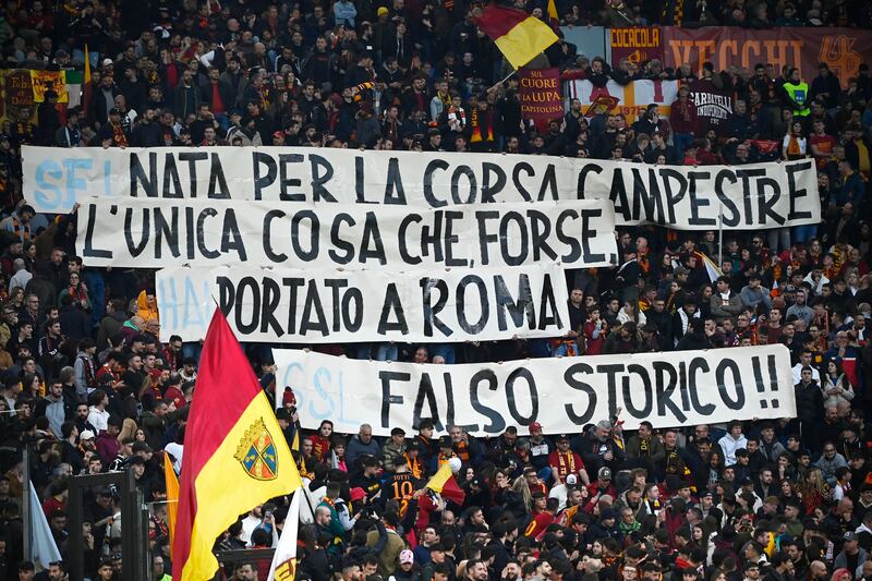 Scontri tra tifosi prima del derby Lazio-Roma: le immagini 19