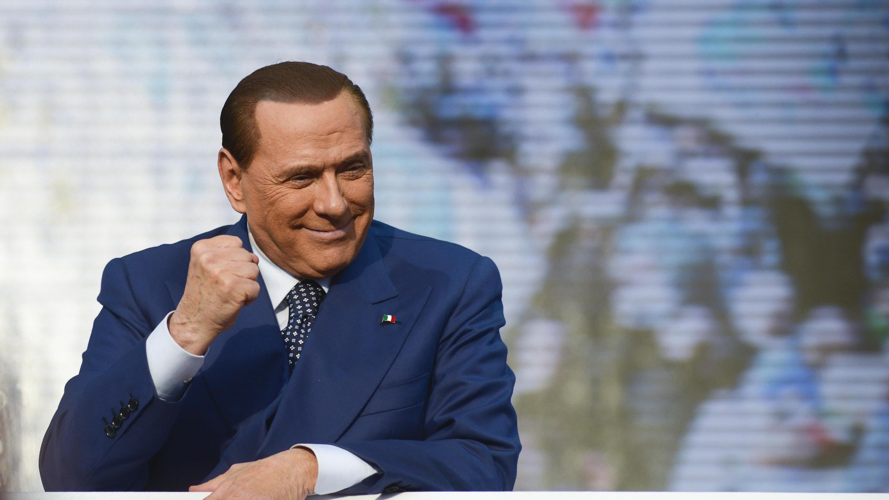 L'ultimatum di Berlusconi: 5 giorni per decidere su Colle e governo