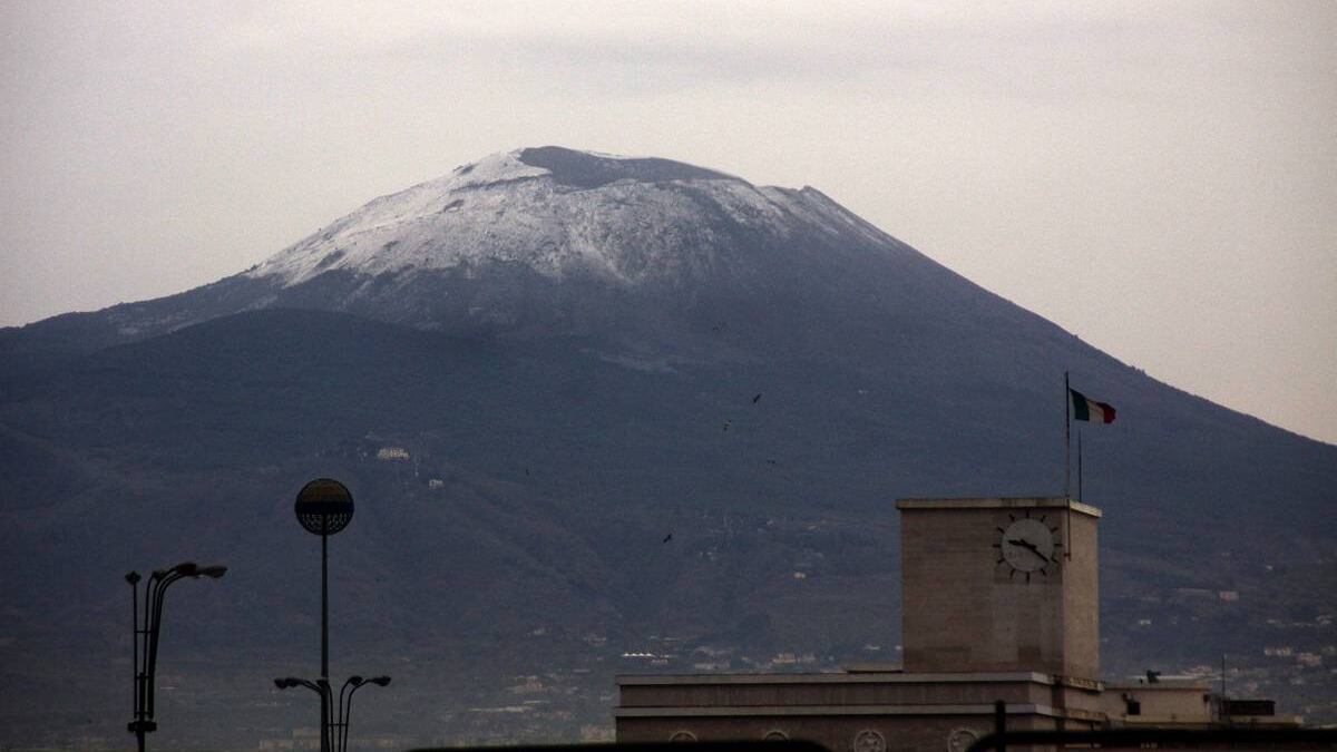 Napoli, no ai festeggiamenti sul Vesuvio. L’Ente Parco chiede un presidio per evitare incursioni nell’area protetta