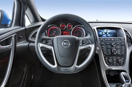 Opel Astra OPC, 280 cv di emozioni morbide 2