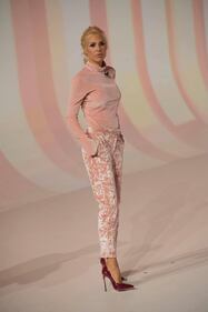 Il look di Ilary Blasi non convince il pubblico: "Sei in pigiama" 1