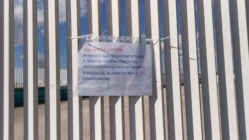 Negozi chiusi dai cinesi "per cautela" anche tra Napoli e provinci 3
