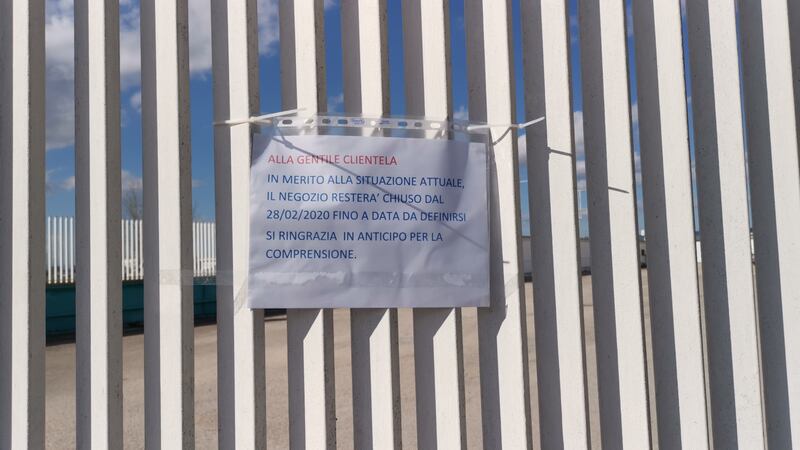 Negozi chiusi dai cinesi "per cautela" anche tra Napoli e provinci 3
