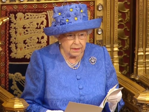 Brexit, la regina al Parlamento: "Priorità è trovare migliore accordo con l'Ue"