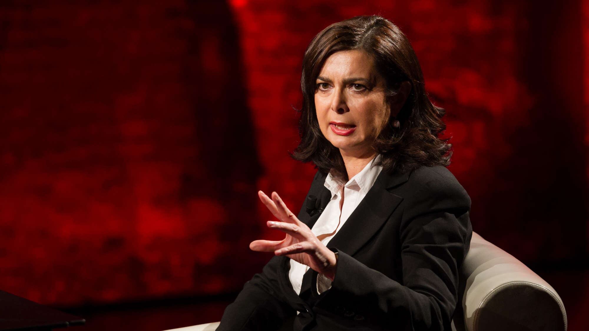 Ecco le pari opportunità della Boldrini: messa in piega per tutte le deputate