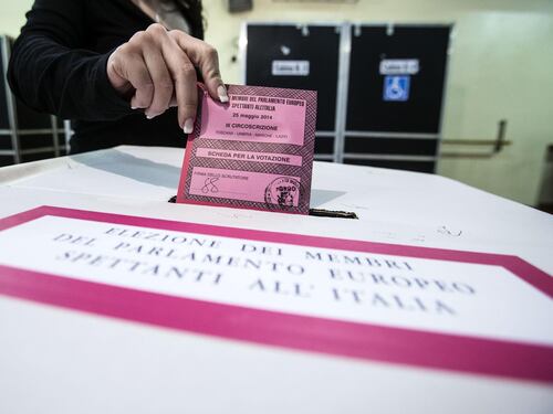 Il Viminale: alle 23 affluenza al 53,84%