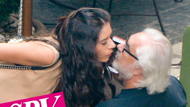 Briatore e il bacio sospetto in hotel: "Aspettavo due persone, ecco cos'è successo"