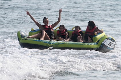 Claudia Galanti e i figli in spiaggia a Marina Di Pietrasanta 11