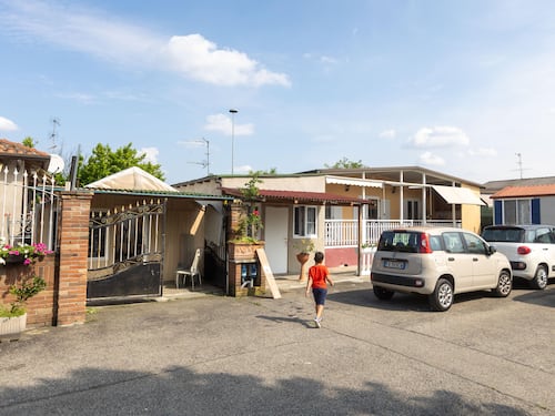 Il campo rom smaschera Sala. “Noi ti votiamo e tu ci cacci?”