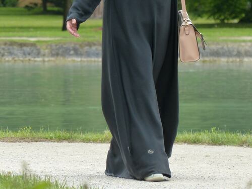 Svizzera, divieto di indossare il burqa