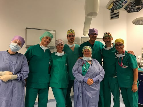 A tre anni non può sorridere: i medici la operano e le donano il sorriso