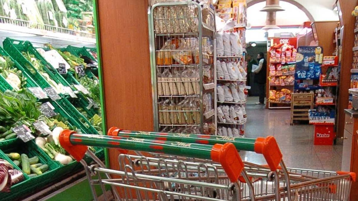 Italia alle corde: crolla il Pil, consumi giù