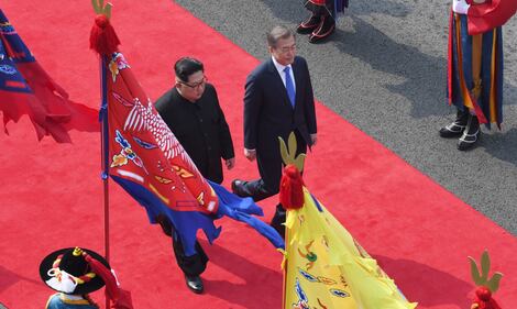 Vertice Kim-Moon, le due Coree sfilano insieme 2