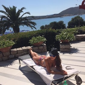 Anna Tatangelo: bikini esplosivo al mare 3