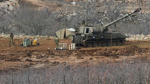 Soldati e unità di artiglieria sulle alture del Golan 1