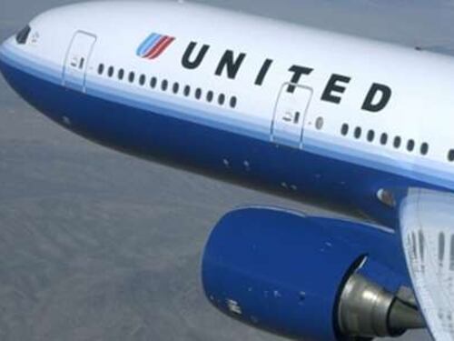 "Molestata sul volo United Airlines". La compagnia incolpa i pantaloncini