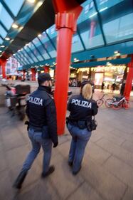 Milano, allarme bomba nella metropolitana a Cadorna 4