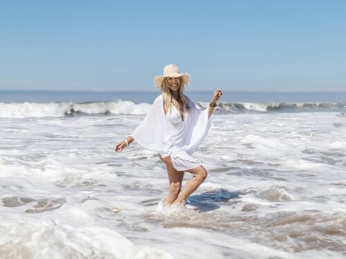 La vitamina D previene il rischio di osteoporosi: perché assumerla in menopausa