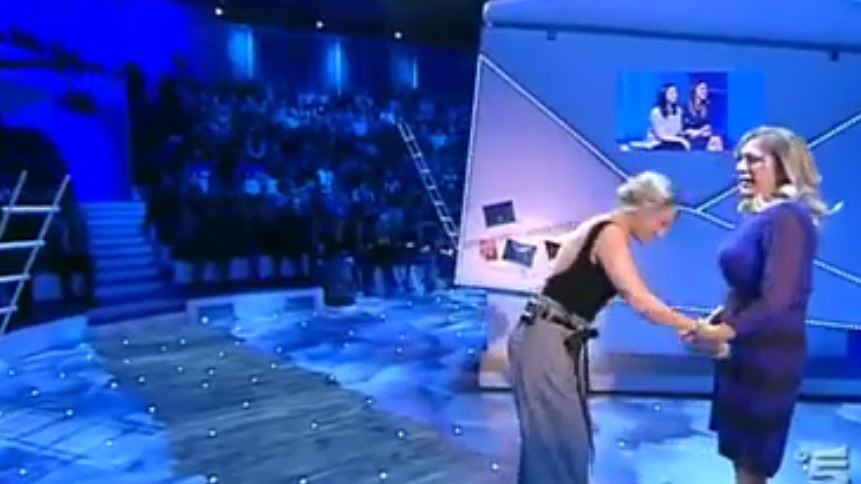 Emma Marrone si commuove a "C'è Posta per te"