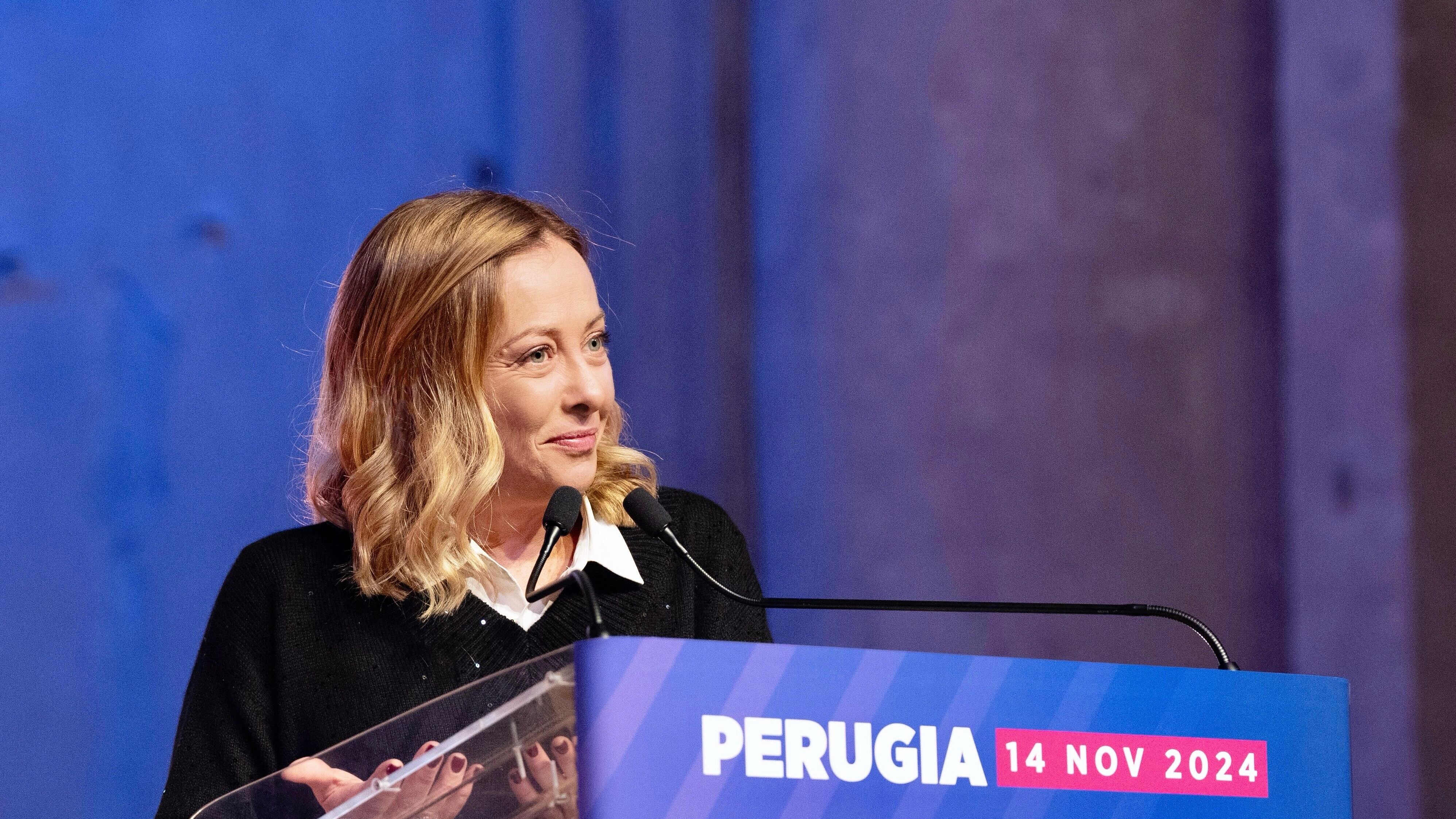 Ue, l'affondo di Meloni su Schlein: "Deve rispondere agli italiani non a me"