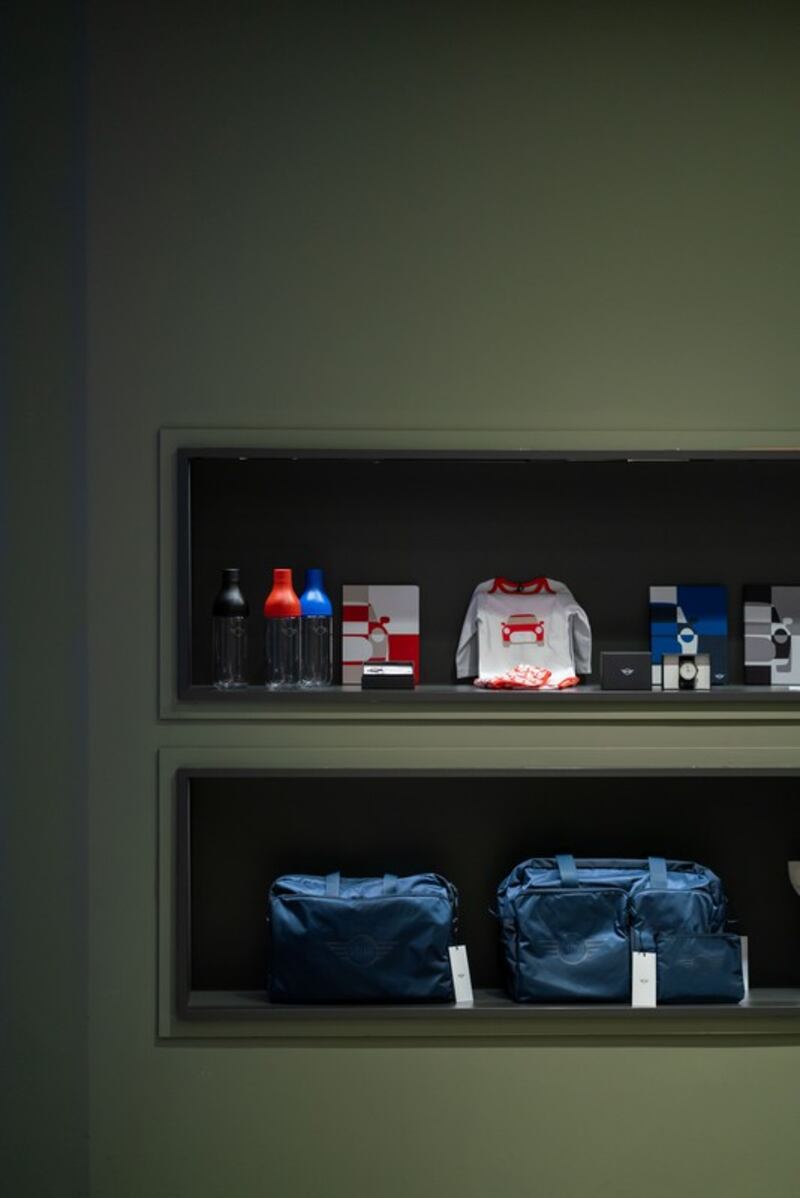 BMW e MINI, svelate le nuove collezioni Lifestyle 2024, guarda tutte le foto 8