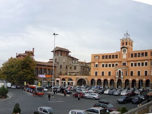 Roma, anziano massacrato e accoltellato da uno straniero per un accendino