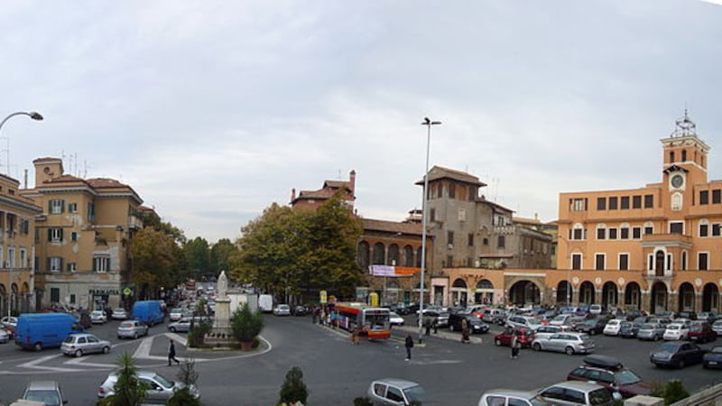 Roma, anziano massacrato e accoltellato da uno straniero per un accendino