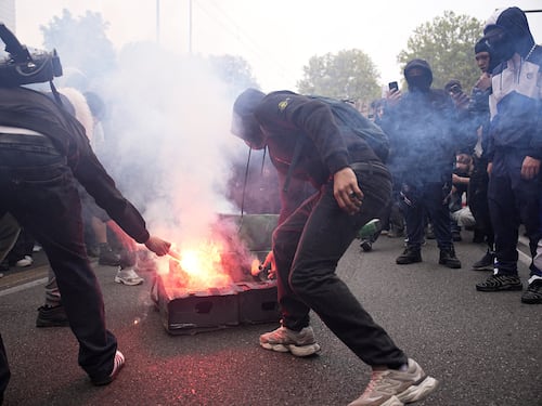 Askatasuna infiltrata nel corteo: chi c’è dietro le piazze violente di Torino