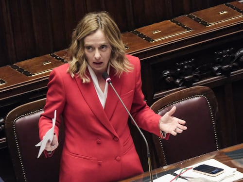 Basta assalto alla diligenza. Scure sui fondi degli eletti