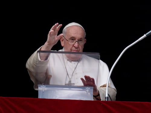 "Popolo martoriato". Papa Francesco chiede la pace per l'Ucraina