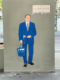 Via Silvio Berlusconi, la dedica dell'artista aleXsandro Palombo al “Self-Made Man” 5