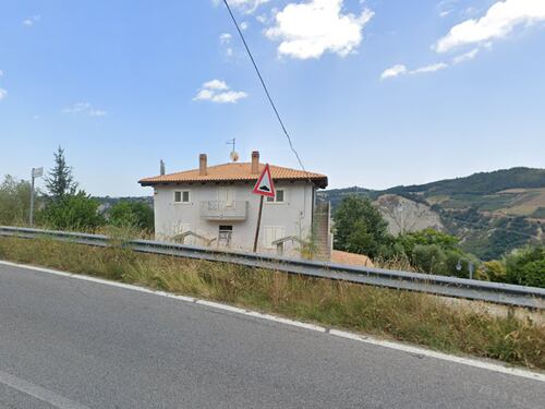 Ascoli, uccide la moglie e poi tenta il suicidio: l'orrore coi figli in casa