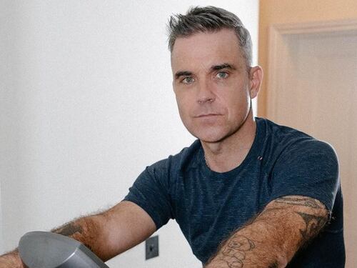 "Provo disprezzo per il mio corpo". Cos'è il dismorfismo di cui soffre Robbie Williams