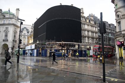 Londra, spenti per restyling i celebri schermi di Piccadilly Circus 8