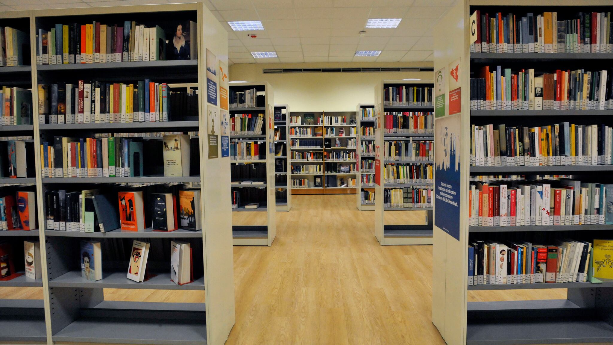 "Eventi pro-immigrazione nelle biblioteche comunali"